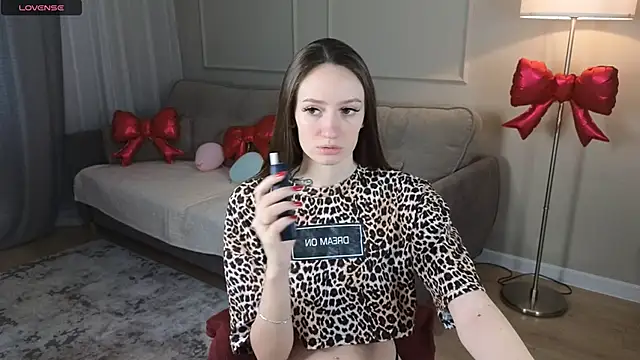 cutienaughtygirl online show from March 10, 7:46 am