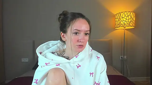 Snapshot of cutienaughtygirl chatting on May 16, 10:36 am cutienaughtygirl online show from May 16, 10:36 am