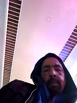 Snapshot of Bob_black chatting on March 5, 7:54 pm Bob black online show from March 5, 7:54 pm