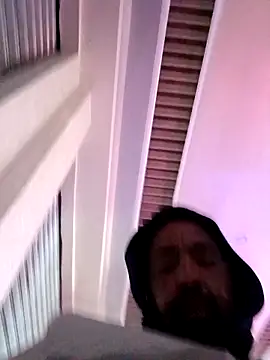 Snapshot of Bob_black chatting on March 10, 9:42 pm Bob black online show from March 10, 9:42 pm