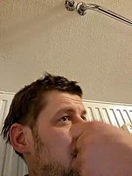 Snapshot of a7ex chatting on December 2, 6:43 pm a7ex online show from December 2, 6:43 pm