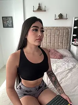 Snapshot of EmiilyEvans_ chatting on September 23, 9:51 pm EmiilyEvans online show from September 23, 9:51 pm