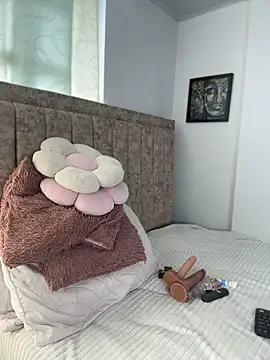 EmiilyEvans  online show from July 31, 7:24 pm