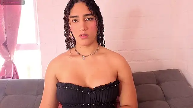 Snapshot of lunagudis chatting on December 3, 2:15 pm lunagudis online show from December 3, 2:15 pm