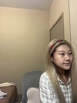 xena0501 online show from March 15, 10:54 am