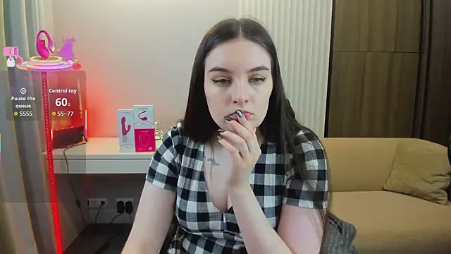 Snapshot of _Shy_Jenny_ chatting on December 17, 1:00 am Shy Jenny online show from December 17, 1:00 am