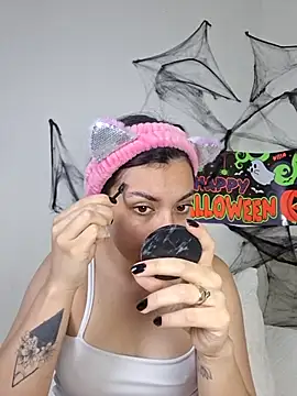 AmaiaSalvatore online show from October 31, 9:38 pm