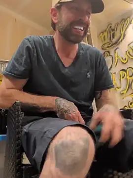 Snapshot of danoo84 chatting on March 31, 2:57 am danoo84 online show from March 31, 2:57 am