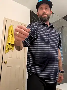 Snapshot of danoo84 chatting on April 11, 11:42 pm danoo84 online show from April 11, 11:42 pm