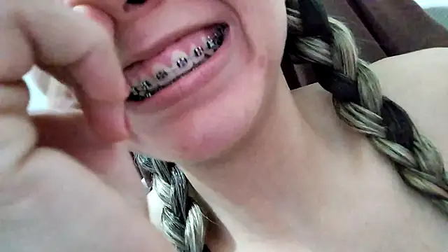 Snapshot of isabelly08ty chatting on November 17, 6:35 pm isabelly08ty online show from November 17, 6:35 pm