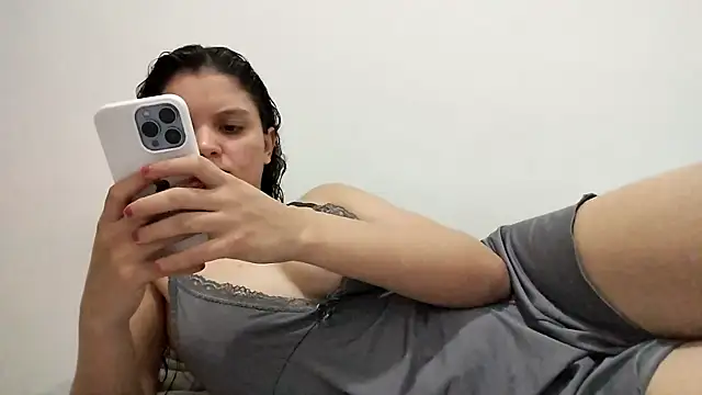 Snapshot of isabelly08ty chatting on November 19, 6:08 pm isabelly08ty online show from November 19, 6:08 pm