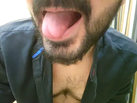 Snapshot of mlove902 chatting on October 15, 6:52 pm mlove902 online show from October 15, 6:52 pm