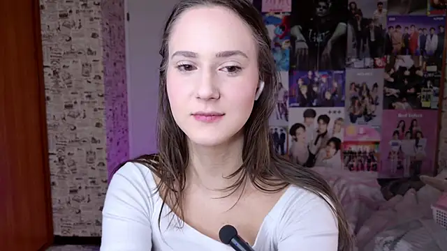 LucyRose3 online show from December 16, 1:21 am