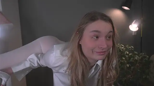 lisa schiele online show from December 22, 8:28 pm