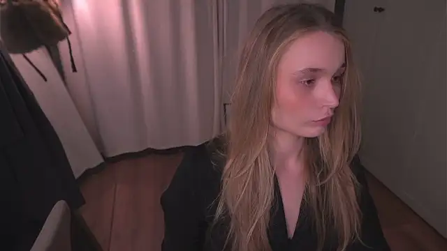 lisa schiele online show from March 17, 8:23 pm