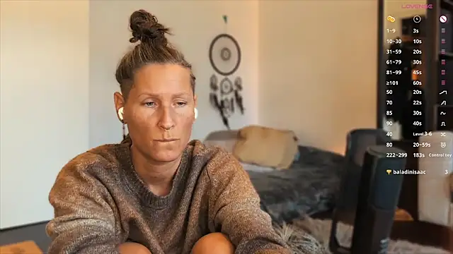 Snapshot of SwingWingWomanSweden chatting on November 29, 11:24 am SwingWingWomanSweden online show from November 29, 11:24 am