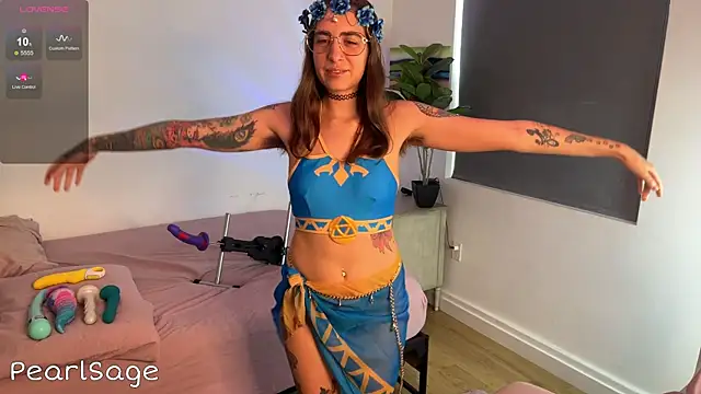 Pearl Sage online show from October 28, 11:29 pm