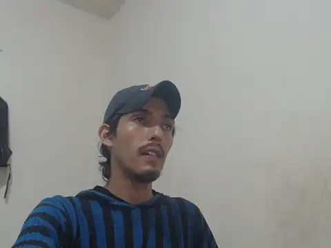 Snapshot of snackontime18 chatting on July 16, 5:02 am snackontime18 online show from July 16, 5:02 am