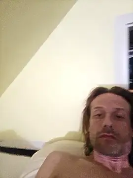 Snapshot of Danny19867 chatting on October 2, 3:13 am Danny19867 online show from October 2, 3:13 am