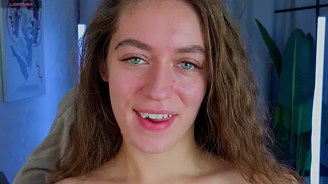 Agnes Wells online show from August 3, 1:15 am