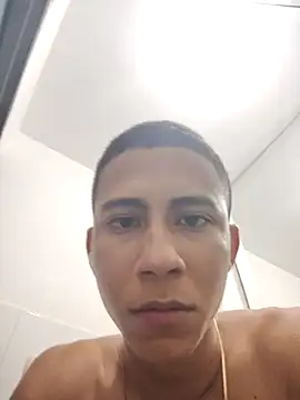 Snapshot of Davig4 chatting on September 15, 11:27 pm Davig4 online show from September 15, 11:27 pm