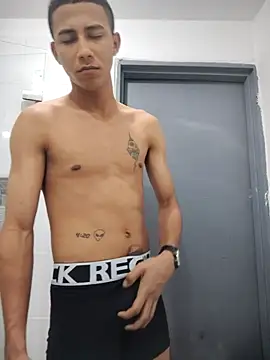 Snapshot of Davig4 chatting on October 21, 8:20 pm Davig4 online show from October 21, 8:20 pm