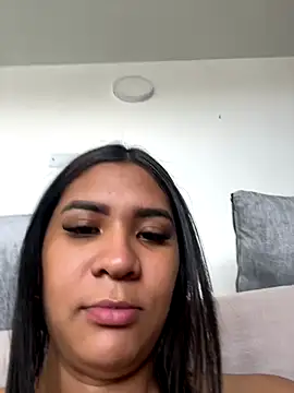 Snapshot of Penelophe01 chatting on October 23, 5:12 pm Penelophe01 online show from October 23, 5:12 pm