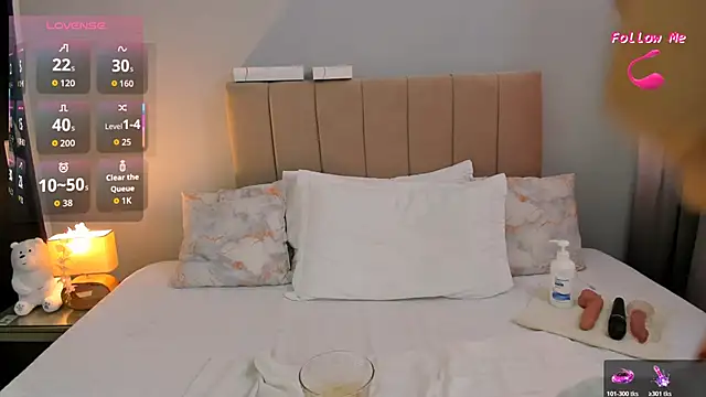 Snapshot of Penelophe01 chatting on October 28, 5:15 pm Penelophe01 online show from October 28, 5:15 pm