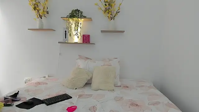 Snapshot of Penelophe01 chatting on November 19, 7:03 pm Penelophe01 online show from November 19, 7:03 pm