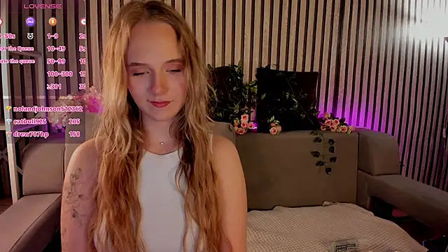 Snapshot of Casey_Sweeet chatting on May 21, 9:33 pm Casey Sweeet online show from May 21, 9:33 pm