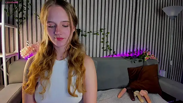 Snapshot of Casey_Sweeet chatting on June 5, 4:02 pm Casey Sweeet online show from June 5, 4:02 pm