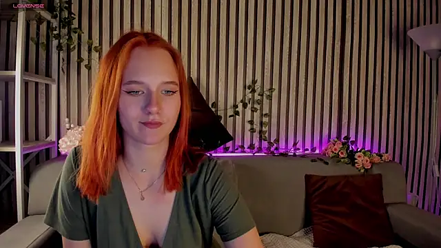 Snapshot of Casey_Sweeet chatting on June 14, 2:08 pm Casey Sweeet online show from June 14, 2:08 pm