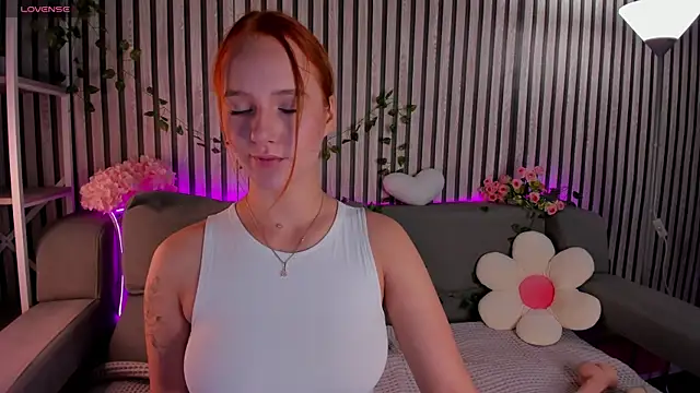 Snapshot of Casey_Sweeet chatting on July 21, 9:22 am Casey Sweeet online show from July 21, 9:22 am