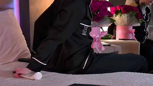 AriWild online show from November 26, 4:35 am