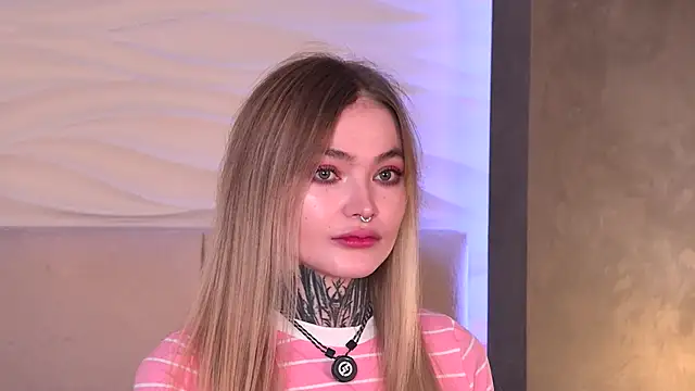 AriWild online show from December 3, 4:20 am