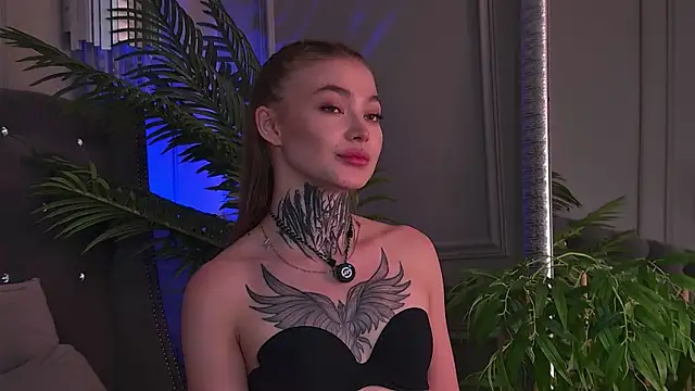 AriWild online show from May 26, 5:47 am