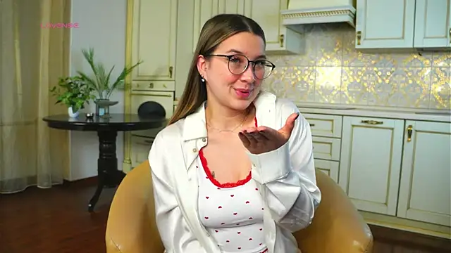 DarelleFaux online show from November 12, 3:18 am