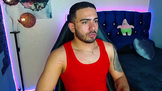 Snapshot of adamhairy chatting on May 16, 7:45 pm adamhairy online show from May 16, 7:45 pm