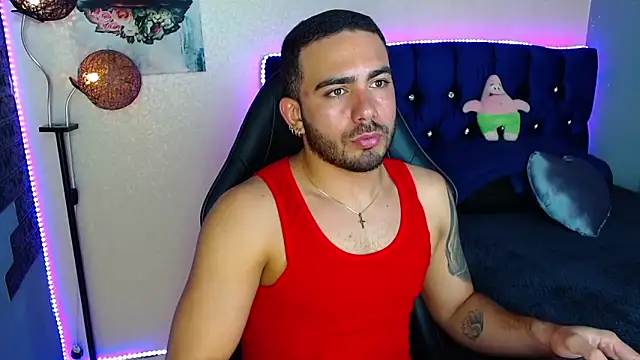 Snapshot of adamhairy chatting on May 16, 8:18 pm adamhairy online show from May 16, 8:18 pm