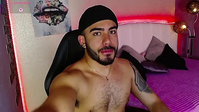Snapshot of adamhairy chatting on July 21, 7:05 pm adamhairy online show from July 21, 7:05 pm