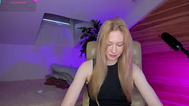 AuroraShoww online show from November 22, 12:59 pm