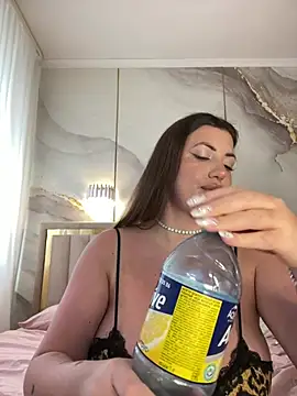 TiffaNoel online show from July 22, 1:58 pm