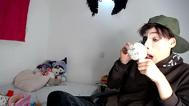 lucky stricke online show from October 25, 3:58 am