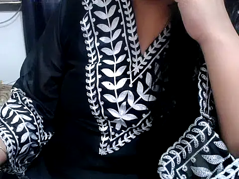 Snapshot of Roshi_Love chatting on April 24, 5:21 am Roshi Love online show from April 24, 5:21 am