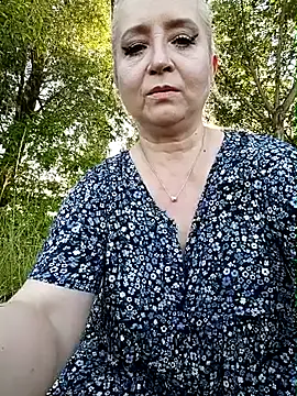 Snapshot of SquirtMilf00 chatting on June 21, 3:58 pm SquirtMilf00 online show from June 21, 3:58 pm