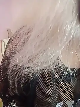 Snapshot of SquirtMilf00 chatting on July 7, 3:20 am SquirtMilf00 online show from July 7, 3:20 am