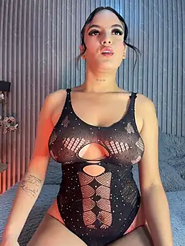 SOPHICOLLINS online show from July 30, 10:58 am