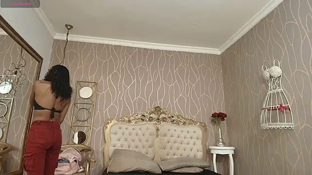 katybrownss online show from December 19, 5:53 pm