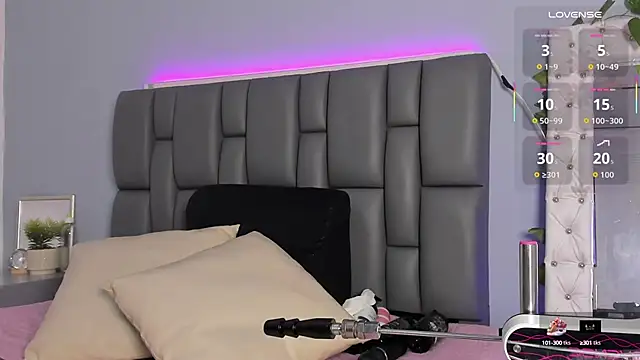  jasmine blush online show from October 13, 1:44 pm