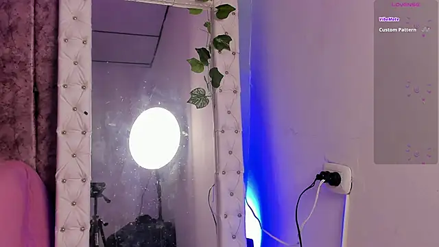  jasmine blush online show from November 12, 1:44 pm